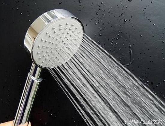 家里淋浴花洒出水小怎么办,家里花洒滴水怎么办