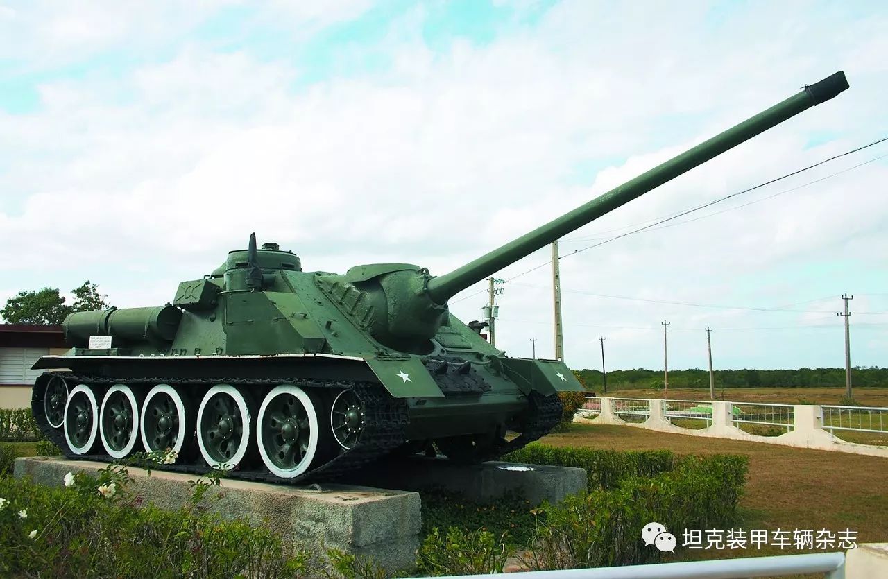 su100坦克歼击车真实射击,su100m1歼击车