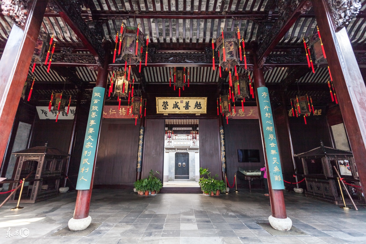 红顶商人胡雪岩徽商,红顶商人胡雪岩是徽商吗