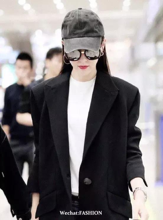 刘诗诗唐嫣甜蜜日常,一入秋便是深秋