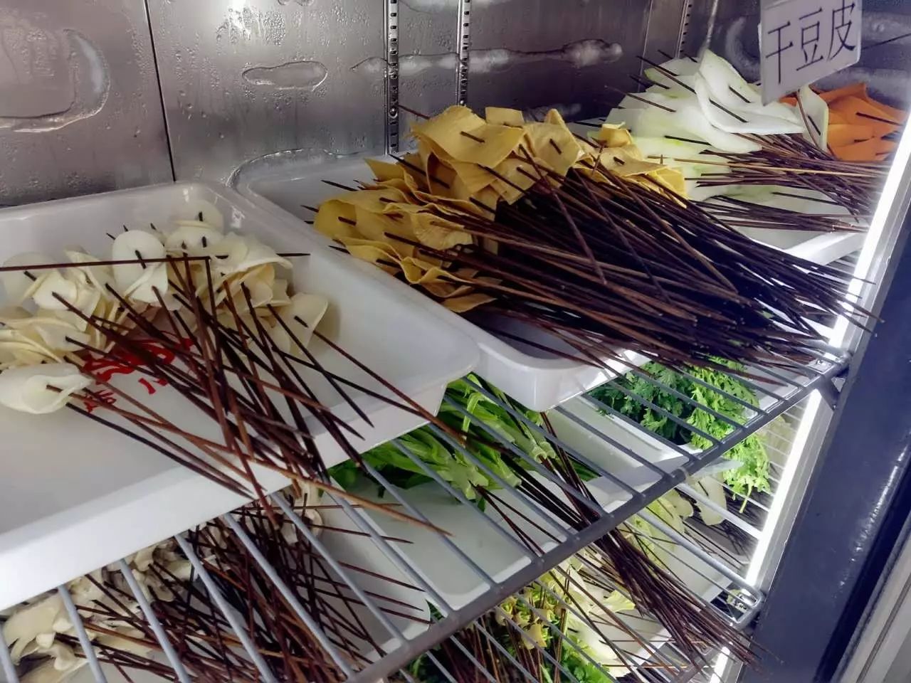 一根串6根签,吃串串是称重划算还是数签签划算