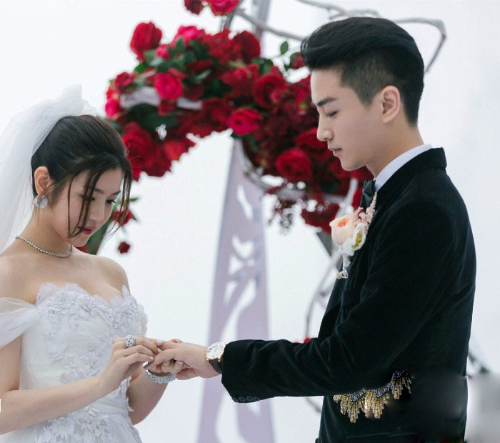 举行婚礼仪式应该注意什么,婚礼新郎要不要戴手表