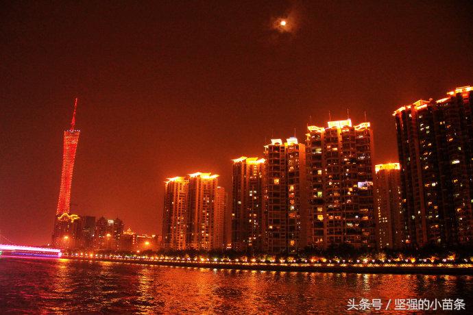 小蛮腰附近珠江夜游,广州珠江夜游坐轮船看小蛮腰