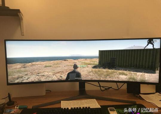 学校组织学生第二天穿父母工作服来上课，小明真太屌丝了