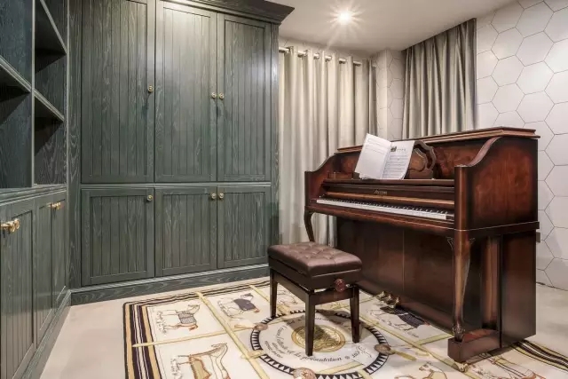 昆明贝壳粉美式装修效果图,昆明135平层轻奢美式装修