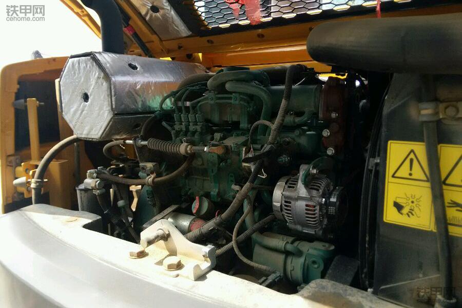 豪门小挖较量！卡特彼勒307E2对比沃尔沃EC80DPRO