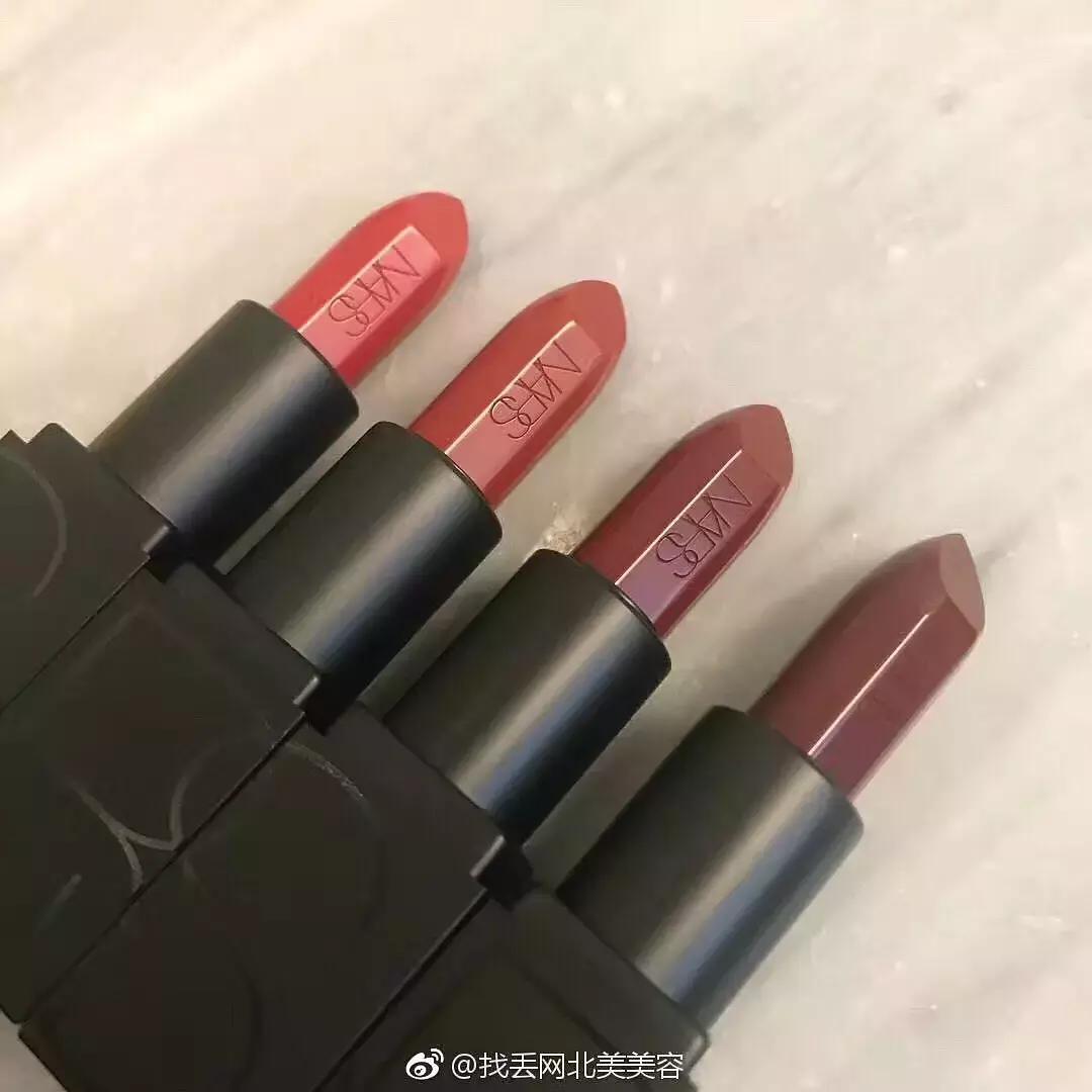 圣诞盲盒dior好还是ysl好 (ysl 圣诞圆管口红80)