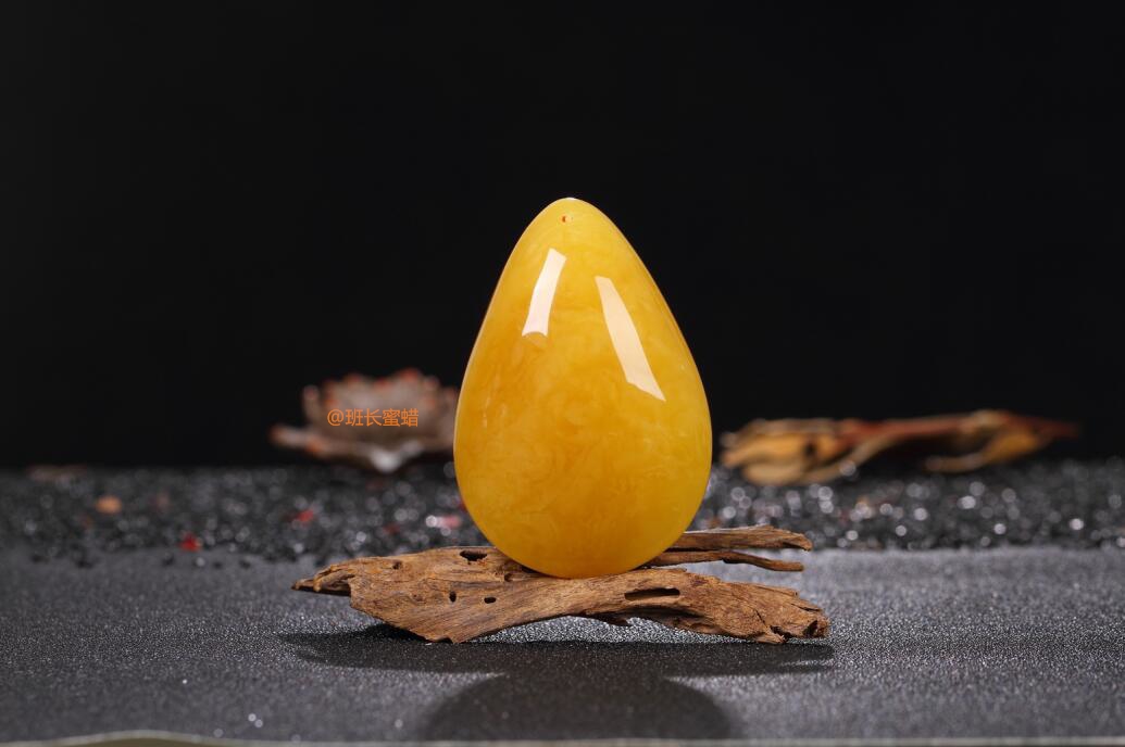 女朋友：老蜜蜡都是别人的手汗，我不要！哥们尴尬了