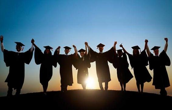 “英国最年轻的百万富翁”:19岁白手起家,自主创业赚百万