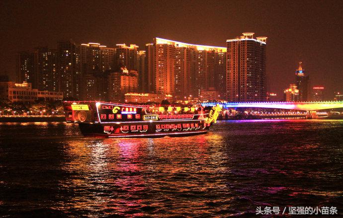 小蛮腰附近珠江夜游,广州珠江夜游坐轮船看小蛮腰