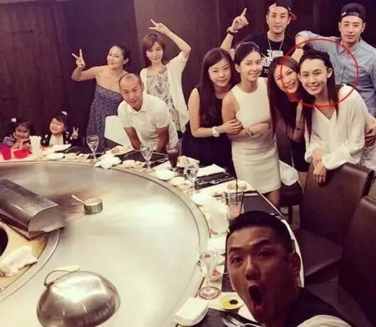 发际线低额头窄赵丽颖,赵丽颖改变的不只是发际线和额头