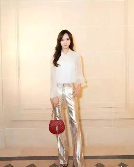 刘雯唐嫣同款小猪包,刘雯唐嫣最新消息