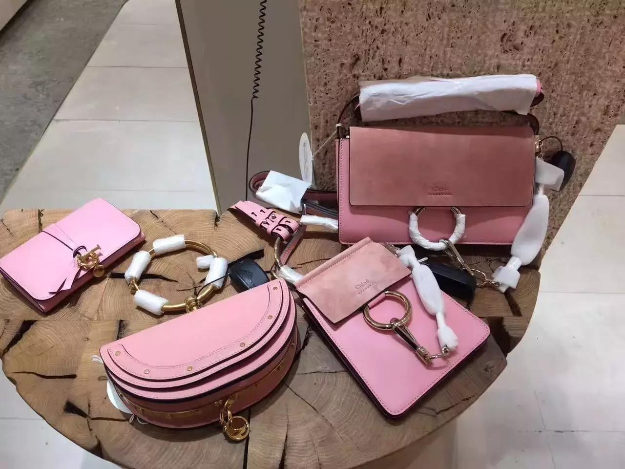 刘雯唐嫣同款小猪包,刘雯唐嫣最新消息