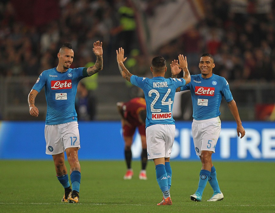 还有这种操作？瓜凸和萨里在发布会上互相奶对方