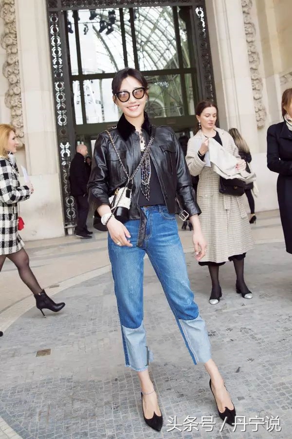 白百何白色衬衫黑色休闲裤活动,白百何人品