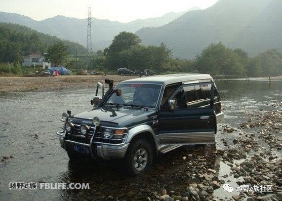 三菱v97和普拉多2700哪个好,三菱v93和普拉多2700