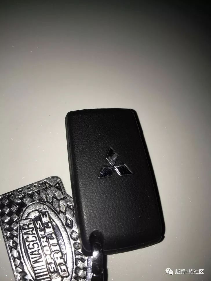 三菱v97和普拉多2700哪个好,三菱v93和普拉多2700