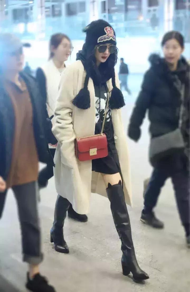 杨幂王子文同款鞋子,王子文杨幂都这么穿