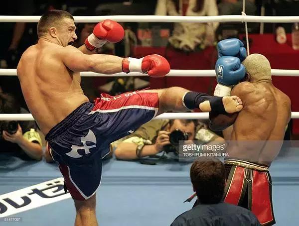 拳迷炮轰一龙完整视频,拳迷最新比赛消息