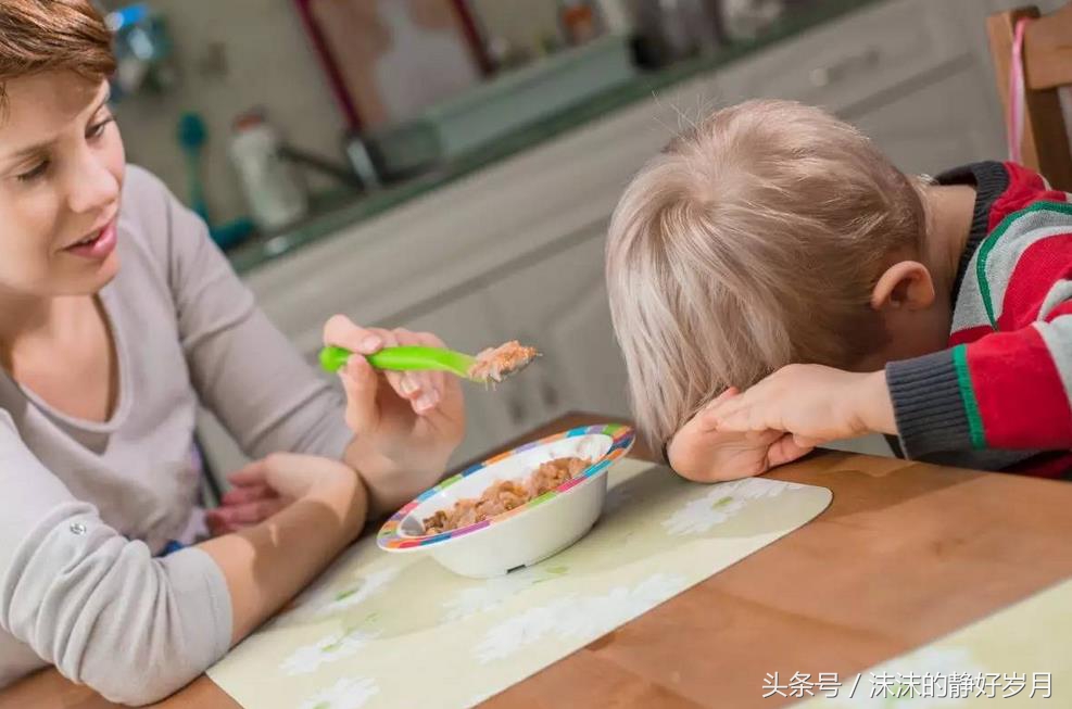宝宝不爱吃饭是不是奶粉的原因,宝宝不爱吃饭跟辅食有关系吗