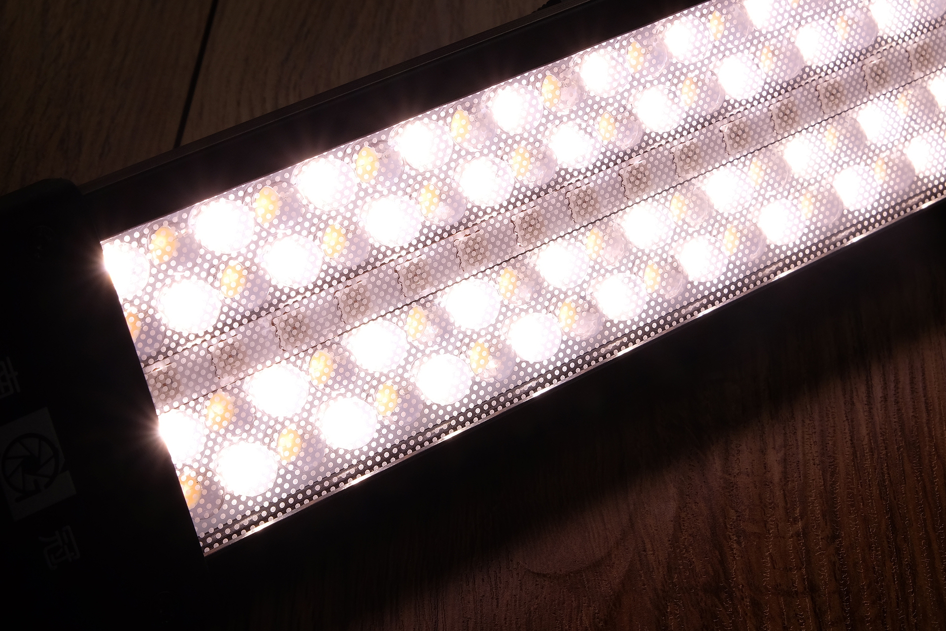 人像摄影补光灯推荐,怎样选择户外人像摄影补光灯