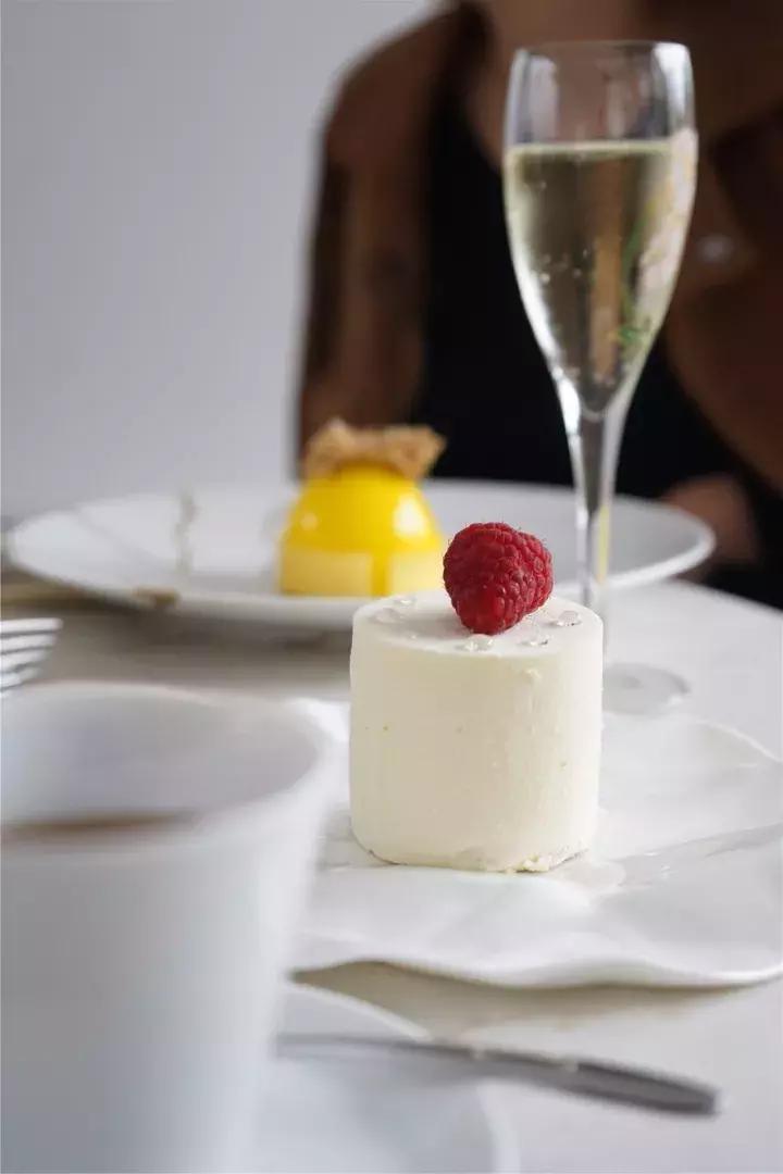 成都最好吃最豪华的甜品店,成都仅此一家的网红甜品店