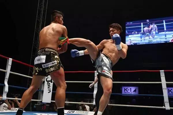 拳迷炮轰一龙完整视频,拳迷最新比赛消息