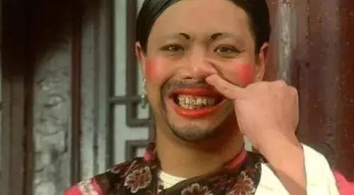 美女卖茶套路深：又是外公，又是后妈！