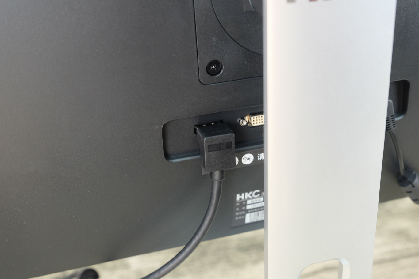 能吃鸡的电脑配置还能玩什么,能玩吃鸡又能设计的笔记本