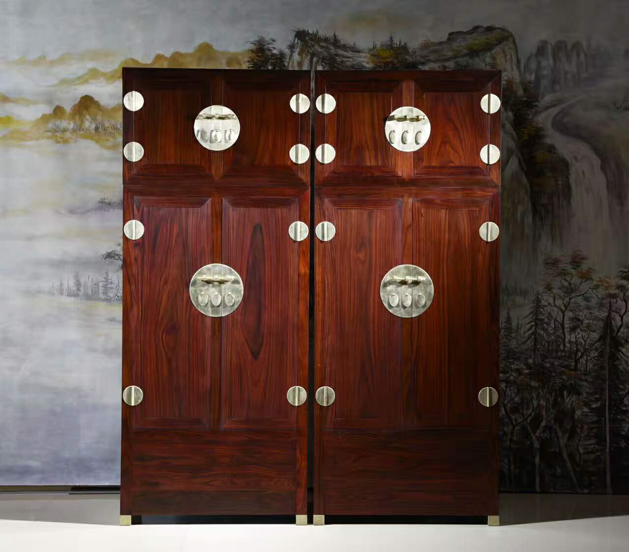 黑酸枝木特点,阔叶黄檀和黑酸枝木哪个贵一点