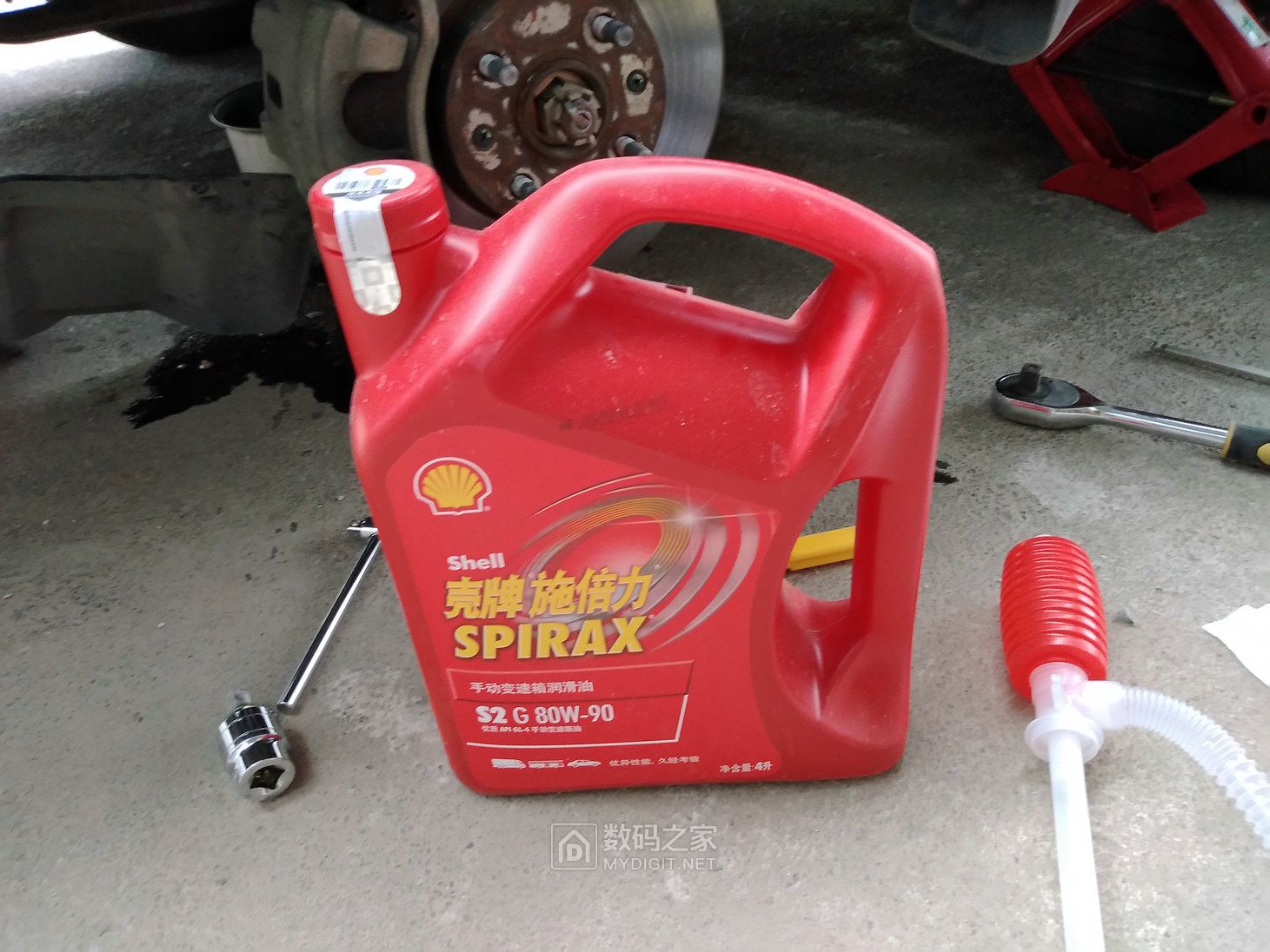 汽车手动变速箱齿轮油的更换教程,保养汽车更换变速箱机油吗