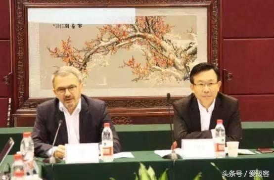 本田思域和东风本田crv,本田crv和思域是一个档次吗