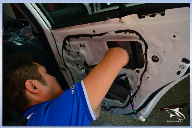 沈阳汽车音响改装低音炮,沈阳易阳汽车音响商务车改装