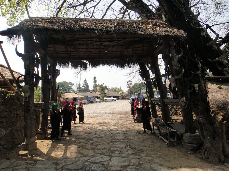 云南沧源翁丁佤寨原始部落,勐来乡到沧源翁丁原始部落几公里