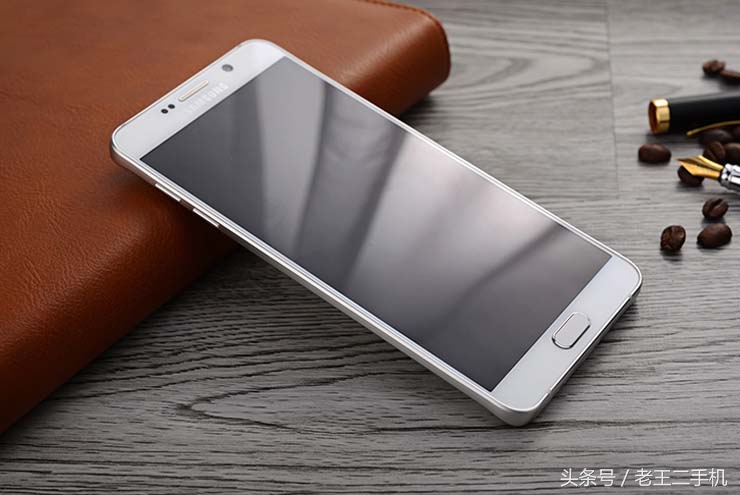 三星note8太贵，boom7不敢买，1000买了部三星note5，还是很美的