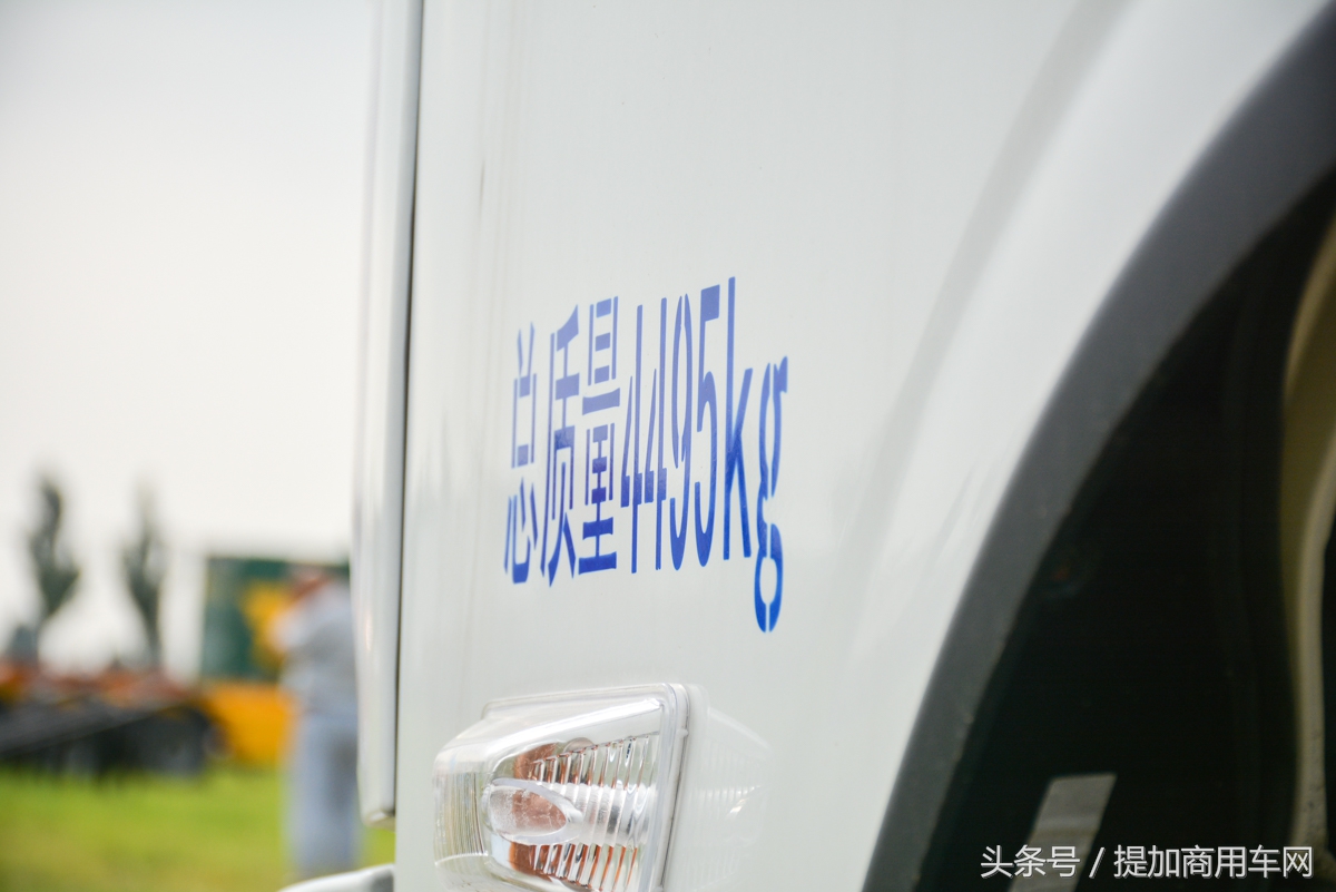 新能源汽车比燃油卡车好吗,新能源车和天然气车哪个更好点