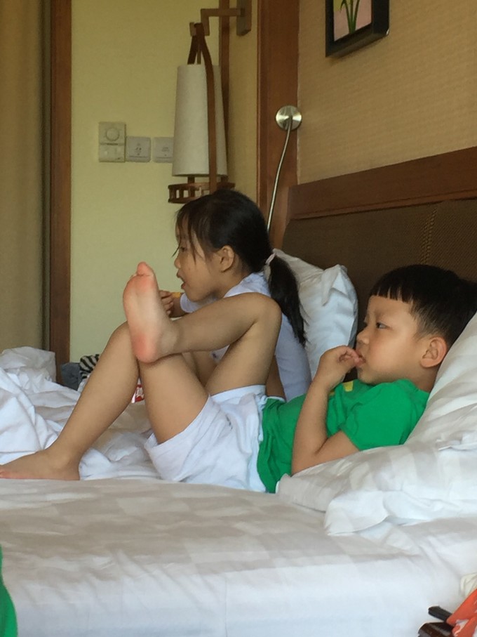 我们和孩子一起去三亚旅行,一大两小亲子三亚游