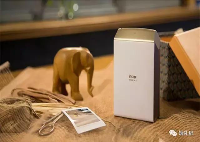 正经新娘扮奥特曼给新郎惊喜,新郎结婚现场化身奥特曼