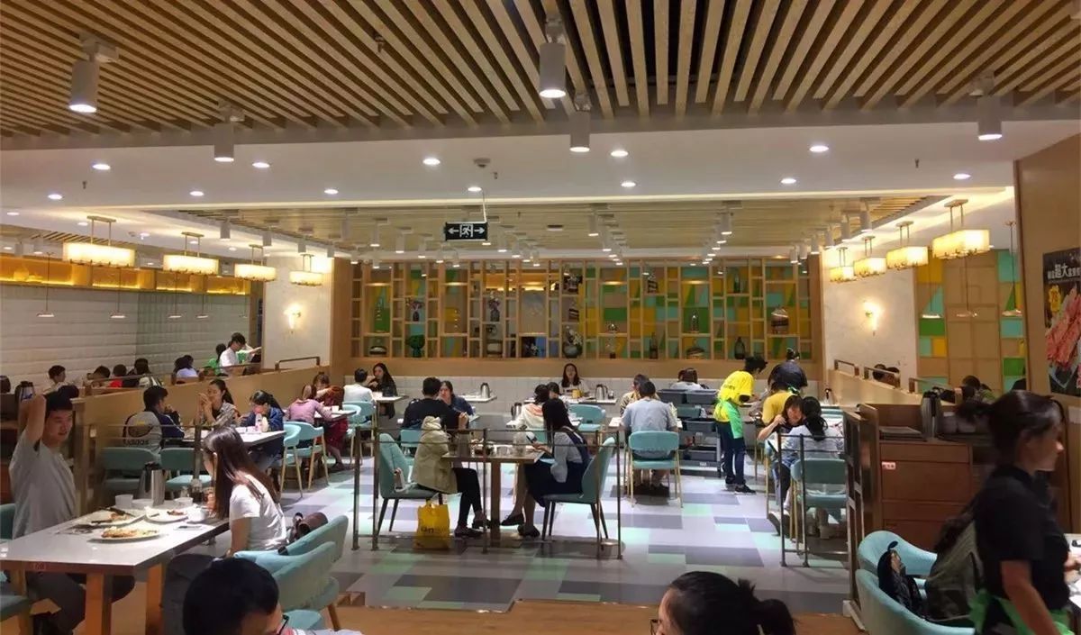 武汉排名第一的粤式茶餐厅,这家广式茶餐厅很火爆