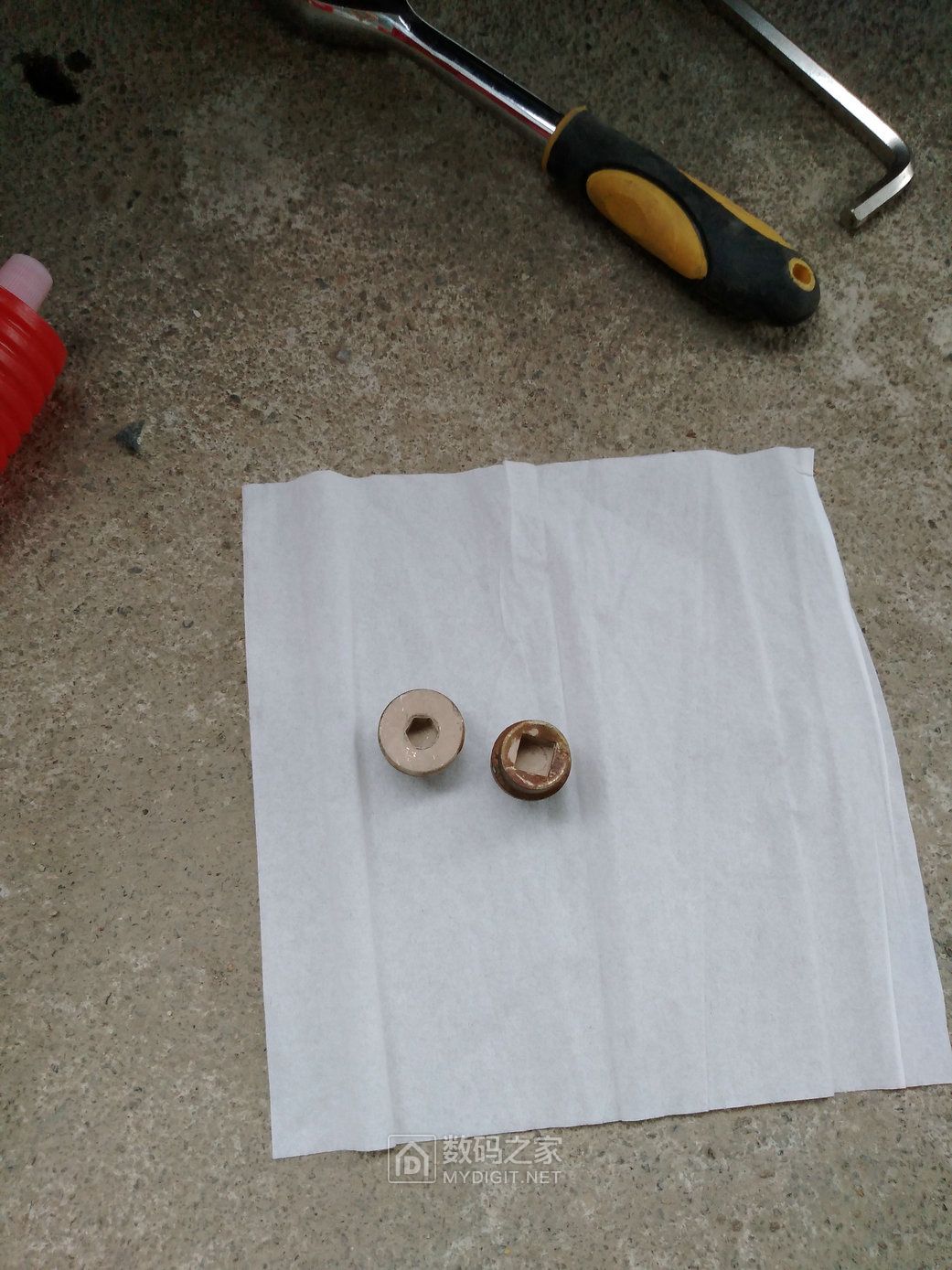 汽车手动变速箱齿轮油的更换教程,保养汽车更换变速箱机油吗