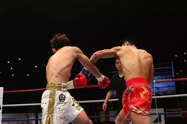 拳迷炮轰一龙完整视频,拳迷最新比赛消息