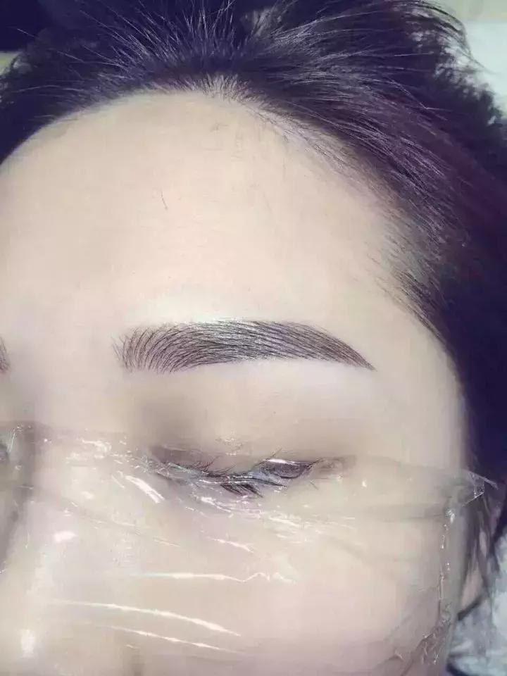 眉毛线条眉怎么快速上色,为什么做线条眉不上色