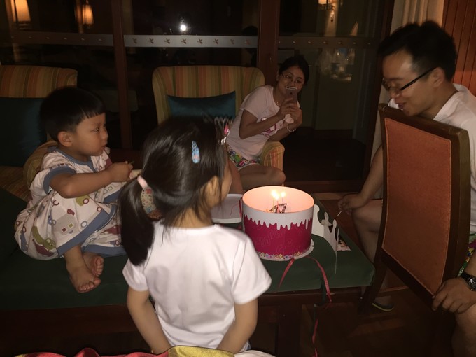 我们和孩子一起去三亚旅行,一大两小亲子三亚游