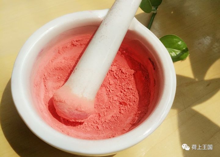 顶级植物油+进口SunChemical植物色粉,用心手作安全滋润口红