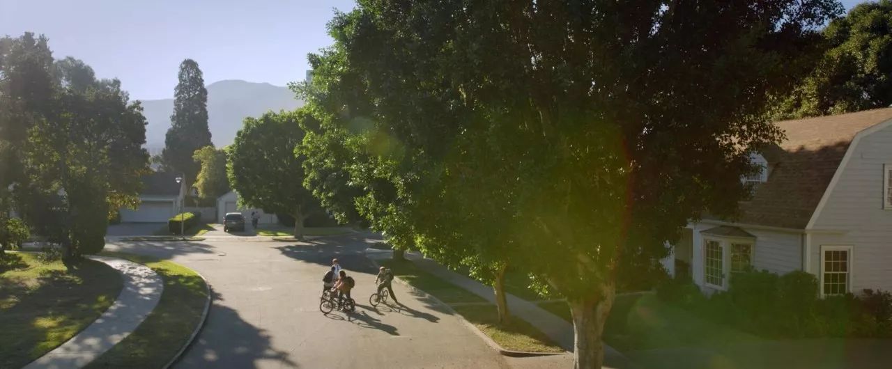 这么重口味的B级青春片，你只看到腥和性就不对了