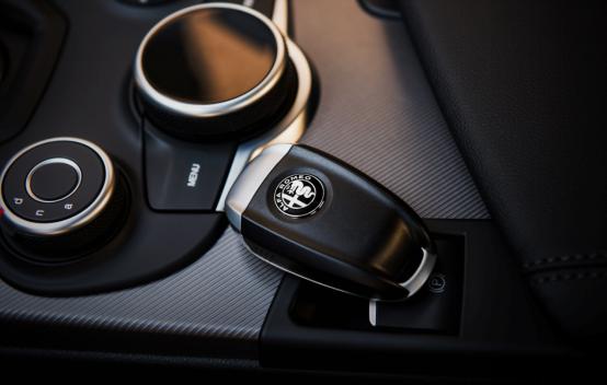 运天（中国）成都骏意全新机场路阿尔法罗密欧中心即将盛大开业