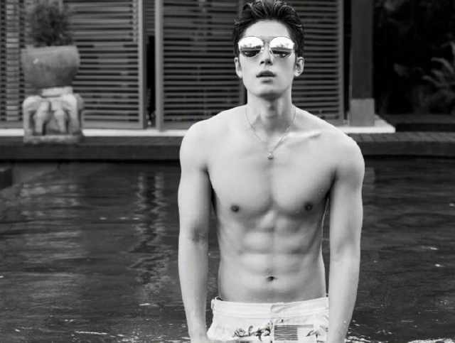 男星肌肉照罕见曝光,看到陈学冬后,我终于懂郭敬明了