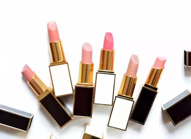 吴昕晒满满一箱的大牌口红,却被何穗一张图秒杀!