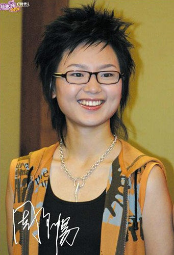 缩小版周笔畅,大脸变小的视频