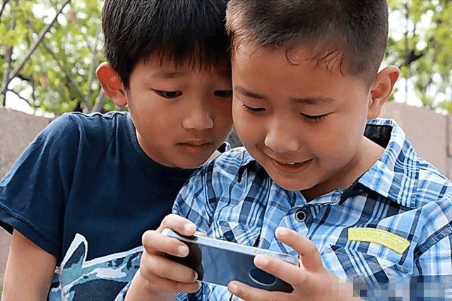 王者荣耀小学生怎么玩最厉害,王者荣耀小学生打出的王者操作